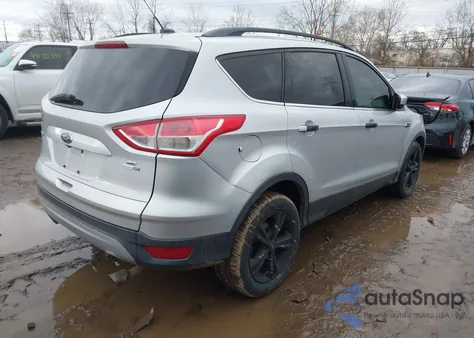 2015 Ford Escape Se z USA, uszkodzony, nr VIN 1FMCU9GX9FUC28892